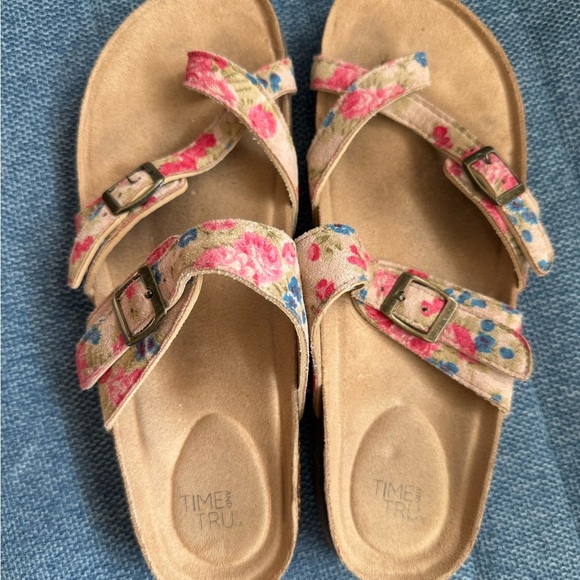 Time and Tru Shoes - Time and Tru Floral Buckle Sandals - Pink and Tan